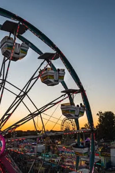 the big Ferris wheel at dusk